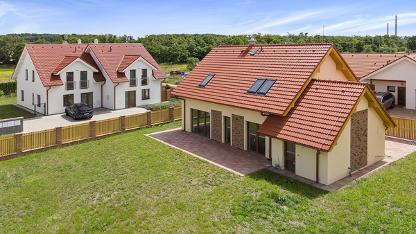 Prodej novostavby RD 5+kk s garáží, Veltrusy okr. Mělník