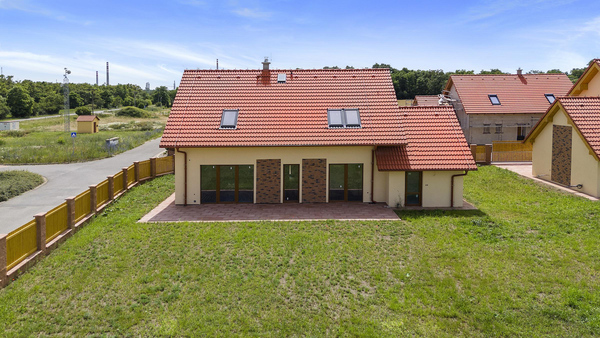 Prodej novostavby RD 5+kk s garáží, Veltrusy okr. Mělník