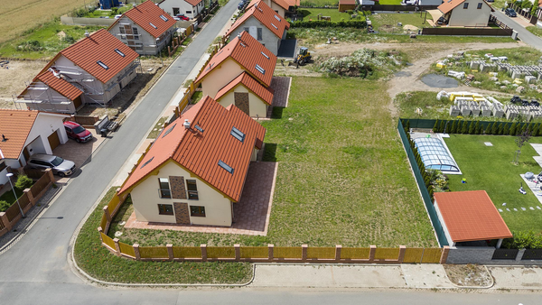 Prodej novostavby RD 5+kk s garáží, Veltrusy okr. Mělník