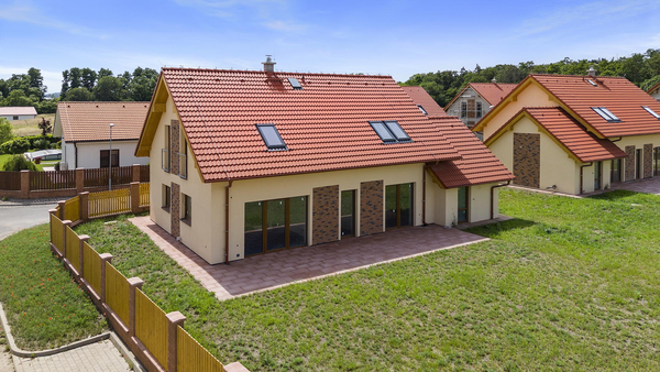 Prodej novostavby RD 5+kk s garáží, Veltrusy okr. Mělník