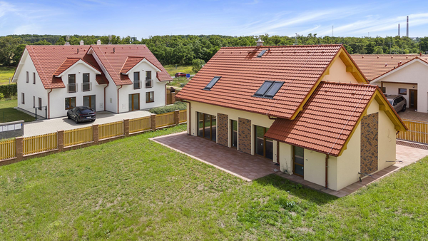 Prodej novostavby RD 5+kk s garáží, Veltrusy okr. Mělník